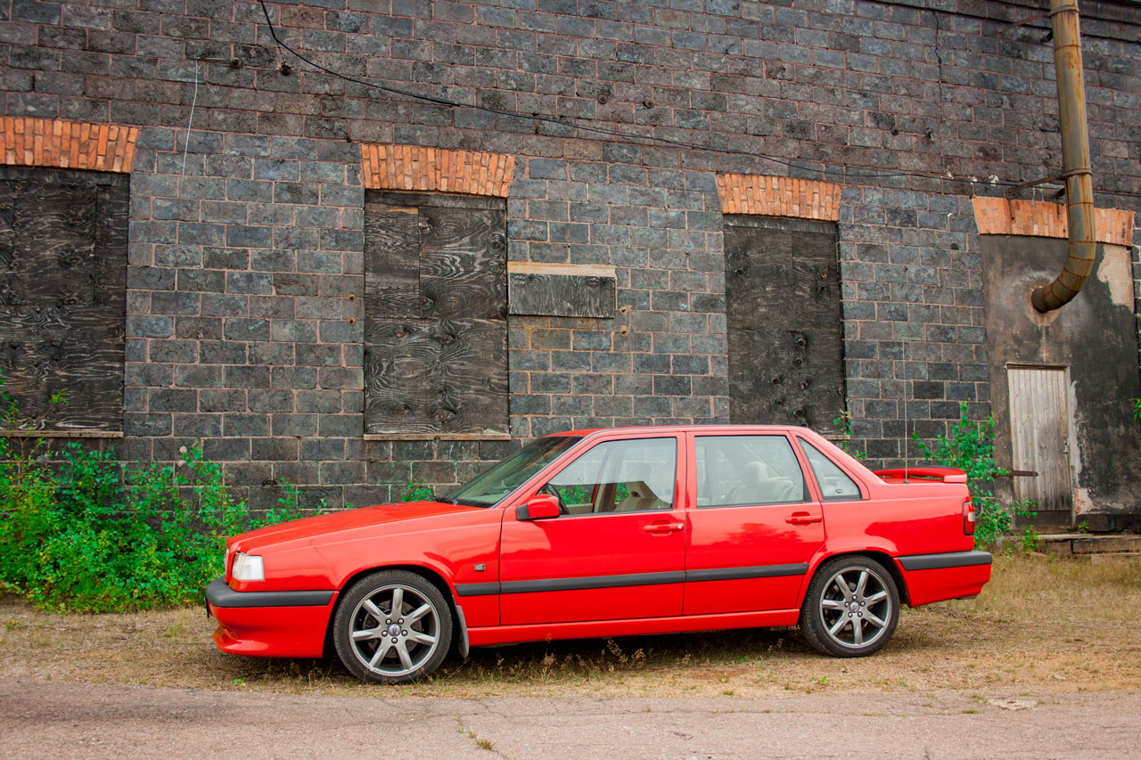 Volvo 854R med färgkoden 609, även kallad t-röd